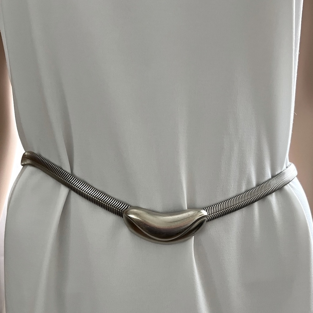 VINTAGE WOMENS SILVER METAL BELT